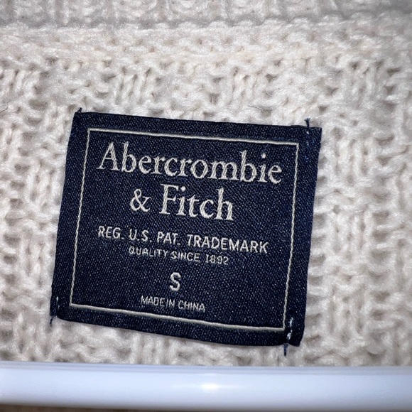 Abercrombie & Fitch dark light cream cable knit mock neck sweater. Size small - Picture 2 of 3